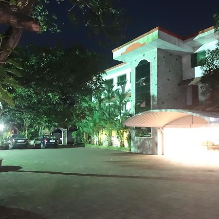 Hotel Mithila Eramalloor 外观 照片