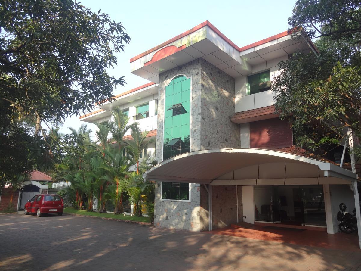 Hotel Mithila Eramalloor 外观 照片